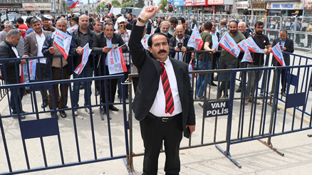 Vanda bağımsız vekil adayının mitingine 100 kişi katıldı