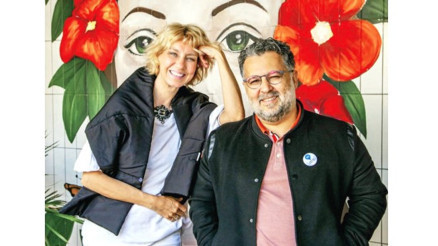 Yüzdeyüz Food-Drink-Grill - İlham Veren Sohbetler O bir gizli kahraman: Ali Ercan Özgür Yüzdeyüz Food-Drink-Grill - İlham Veren Sohbetler O bir gizli kahraman: Ali Ercan Özgür