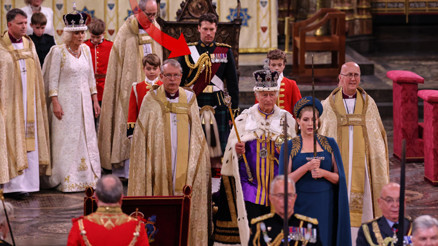 Buckingham Sarayındaki yakışıklı, Kralı bile gölgede bıraktı: Kalp atışları hızlandı