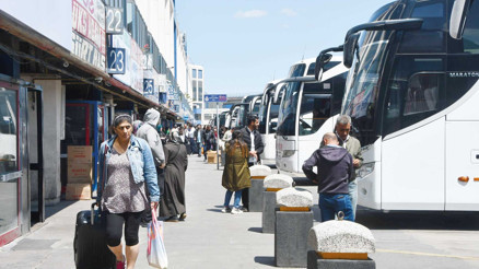 Otogarlarda son gün telaşı