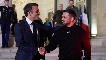 Macron ve Zelenski Paris’te bir araya geldi