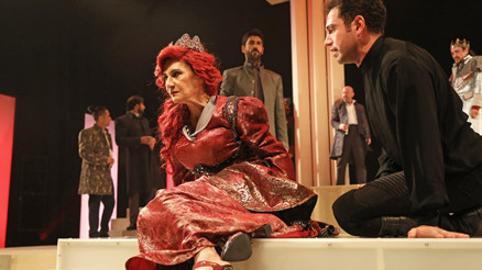 Yeni Tiyatro Dergisi Ödüllerinde en iyi oyun: Hamlet