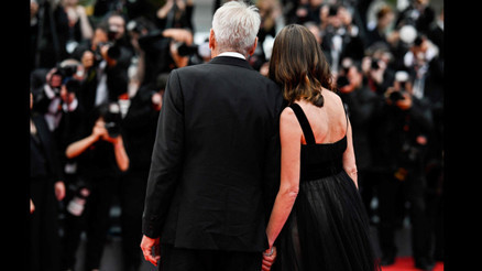 Yılların evli ve mutlu çiftini zorla ayırdılar : Salona el ele girmişlerdi