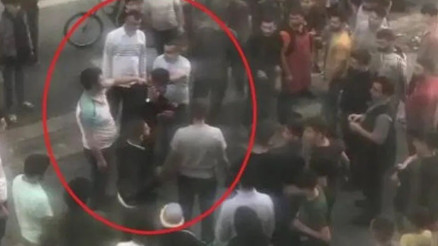 Taciz iddiasıyla dövüp, hastanelik ettiler