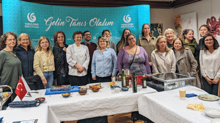 Londra’da depremzedeler unutulmadı: El Sanatları Haftası’ndan gelirler AFAD’a Londra’da depremzedeler unutulmadı: El Sanatları Haftası’ndan gelirler AFAD’a