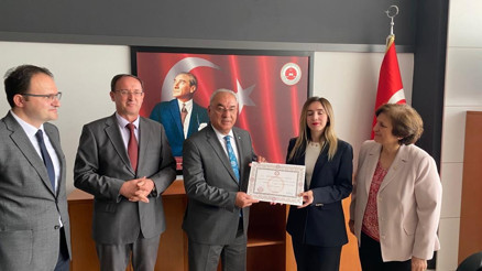 İstanbuldan seçilen 28. dönem milletvekilleri mazbatalarını almaya başladı