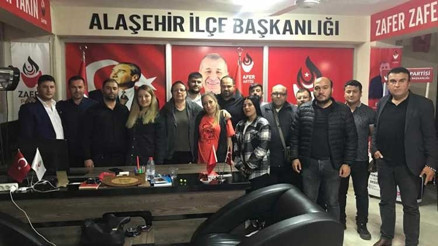 Zafer Partisinde istifa depremi