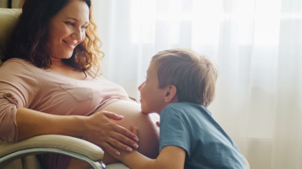 Dünyada doğum yaşı gittikçe artıyor, 40 yaş üstü anne olan kadınlar anlatıyor: ‘Kızım çocuktan ziyade torun gibi oldu’ Dünyada doğum yaşı gittikçe artıyor, 40 yaş üstü anne olan kadınlar anlatıyor: ‘Kızım çocuktan ziyade torun gibi oldu’