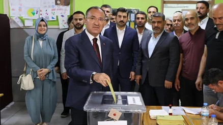 Bakan Bozdağ oyunu Şanlıurfada kullandı