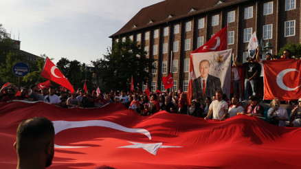 Almanya’da seçim zaferi kutlamaları