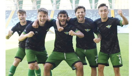 Akhisar’ın gururu gençler
