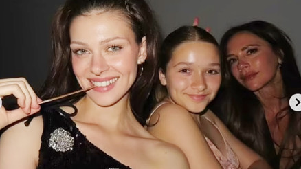 Boş durmadı, yine yaptı yapacağını: İki fotoğraf arası gelin- kaynana atışması Boş durmadı, yine yaptı yapacağını: İki fotoğraf arası gelin- kaynana atışması