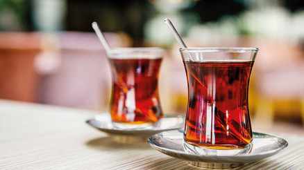 Manzarası ferah, çayı demli olsun