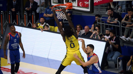 Fenerbahçe Bekodan Anadolu Efese 42 sayılık fark