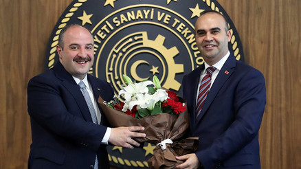Sanayi ve Teknoloji Bakanlığında devir teslim töreni... Bakan Kacır: Canla başla çalışacağız