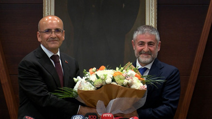 Bakan Şimşek, görevi devraldı: Türkiyenin rasyonel zemine dönme dışında seçeneği kalmamıştır Bakan Şimşek, görevi devraldı: Türkiyenin rasyonel zemine dönme dışında seçeneği kalmamıştır