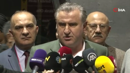 Bakan Bak: Okan Hocayı Dursun Başkanı ve yönetimini tebrik ediyoruz Bakan Bak: Okan Hocayı Dursun Başkanı ve yönetimini tebrik ediyoruz