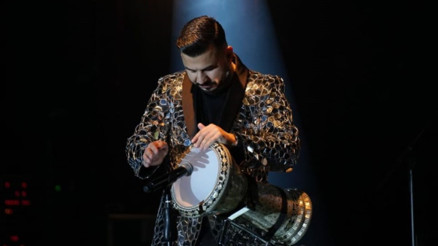 Darbukayı şova dönüştüren  sanatçı: İsmet Çakmak