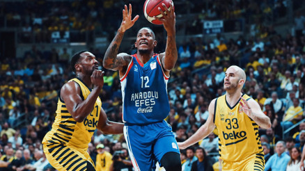Anadolu Efes, Fenerbahçe Bekoyu son saniye basketiyle yendi