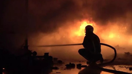 Bursa’da palet fabrikasında yangın çıktı Fabrika kullanılamaz hale geldi