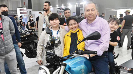 Motosikletçilerin valisiydi... Bakan Bey’in iki teker tutkusu Motosikletçilerin valisiydi... Bakan Bey’in iki teker tutkusu