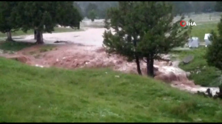 Burdur’da şiddetli yağış, yaşamı olumsuz etkiledi