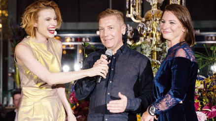 Viyana’da  yardım defilesi