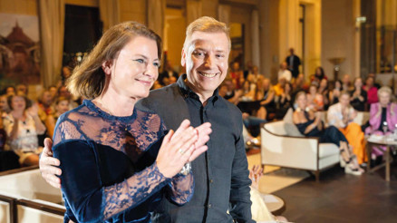 Depremzede çocuklar için Viyana’da defile... Atıl Kutoğlu Avrupa jet sosyetesinden bağış topladı