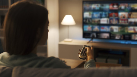 Bu akşam televizyonda hangi filmler ve diziler var 11 Haziran Pazar tüm kanalların TV yayın akışı listesi İşte Kanal D, Show TV, ATV, TRT 1, Star, Fox TV, TV8 yayın akışı