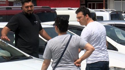 İkinci el oto pazarında bayram öncesi hareketlilik