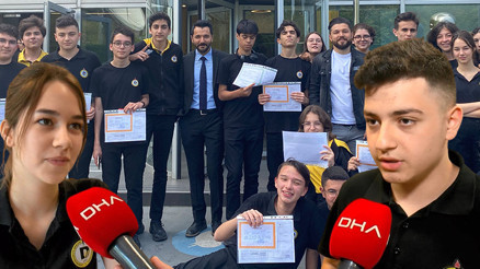 Demirören Medya Lisesinde karne heyecanı Demirören Medya Lisesinde karne heyecanı