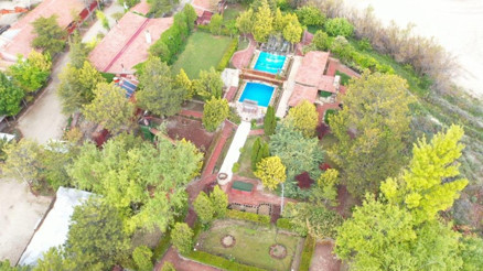 Çölleşmeyle anılan Karapınarı vahaya dönüştürdü Çölleşmeyle anılan Karapınarı vahaya dönüştürdü