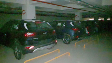 Diyarbakır Havalimanı otoparkında sıfır araç bilmecesi Diyarbakır Havalimanı otoparkında sıfır araç bilmecesi