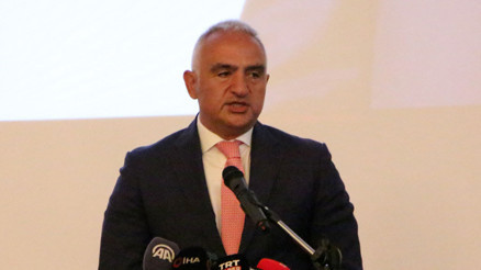 Bakan Ersoy: 2023 turizm hedeflerimizi koruyoruz