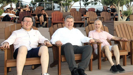 Adnan Kaya - Mete Tamer Omur ile Şezlong Sohbetleri O, ‘Bizim Eko’, hem de patentli Adnan Kaya - Mete Tamer Omur ile Şezlong Sohbetleri O, ‘Bizim Eko’, hem de patentli