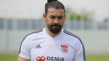 Son Dakika: Servet Çetinden Sivasspor açıklaması: Netleşen bir durum yok