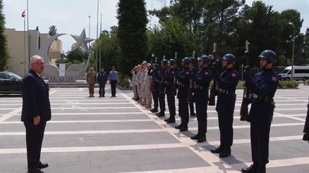 Milli Savunma Bakanı Güler, Mehmetçik ile bayramlaştı
