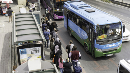 TOPLU TAŞIMA ÜCRETSİZ Mİ Bayramda toplu taşıma (metrobüs, metro, Marmaray, otobüs, vapur) bedava mı Hangi günler toplu taşıma ücretsiz olacak Resmi Gazetede yayımlandı