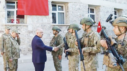 Bakan Güler Aktütün’de... 1700 rakımda bayramlaşma