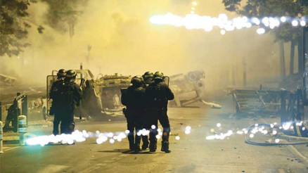 Fransa’da öfke, yıkım, yağma...  Macron’dan ebeveynlere çağrı: Çocuklarınıza sahip çıkın