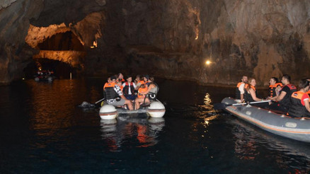 Altınbeşik Mağarasını bayram tatilinde 10 bin kişi ziyaret etti