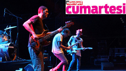 İsteyene caz, opera; isteyene eller havaya