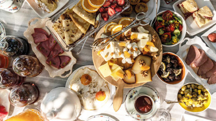 Yaz tatiline böyle bir kahvaltı yakışır Yaz tatiline böyle bir kahvaltı yakışır