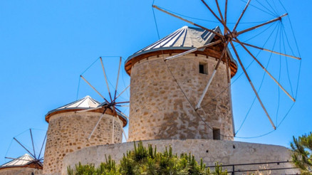 Gezgin Ferzan Yapkuöz - Eğlencenin adresi Alaçatı