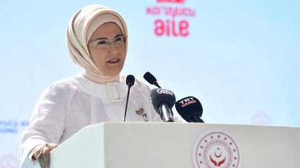 Emine Erdoğan koruyucu ailelerle bir araya geldi