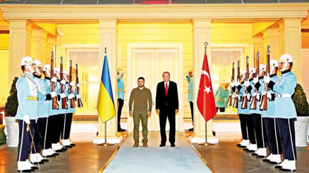 Ukrayna NATOya üyeliği hak ediyor