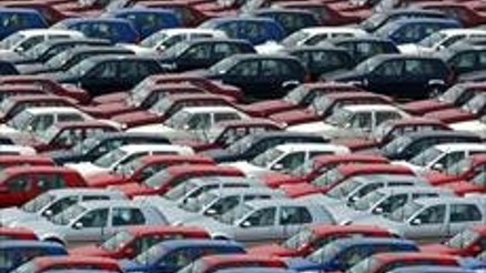 Otomobil satışları dibe vurdu