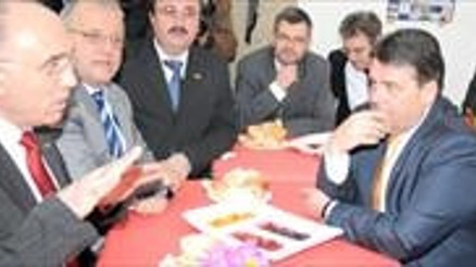 Aşırı sağa kırmızı kart