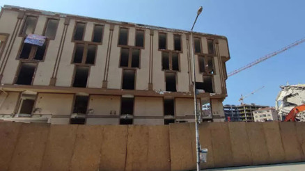 3 katlı binası çökmüştü... Arel Üniversitesinin yıkımı başladı