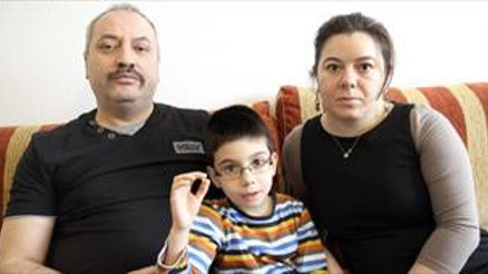 Çok ağlayınca dişçiden kovuldu Çok ağlayınca dişçiden kovuldu